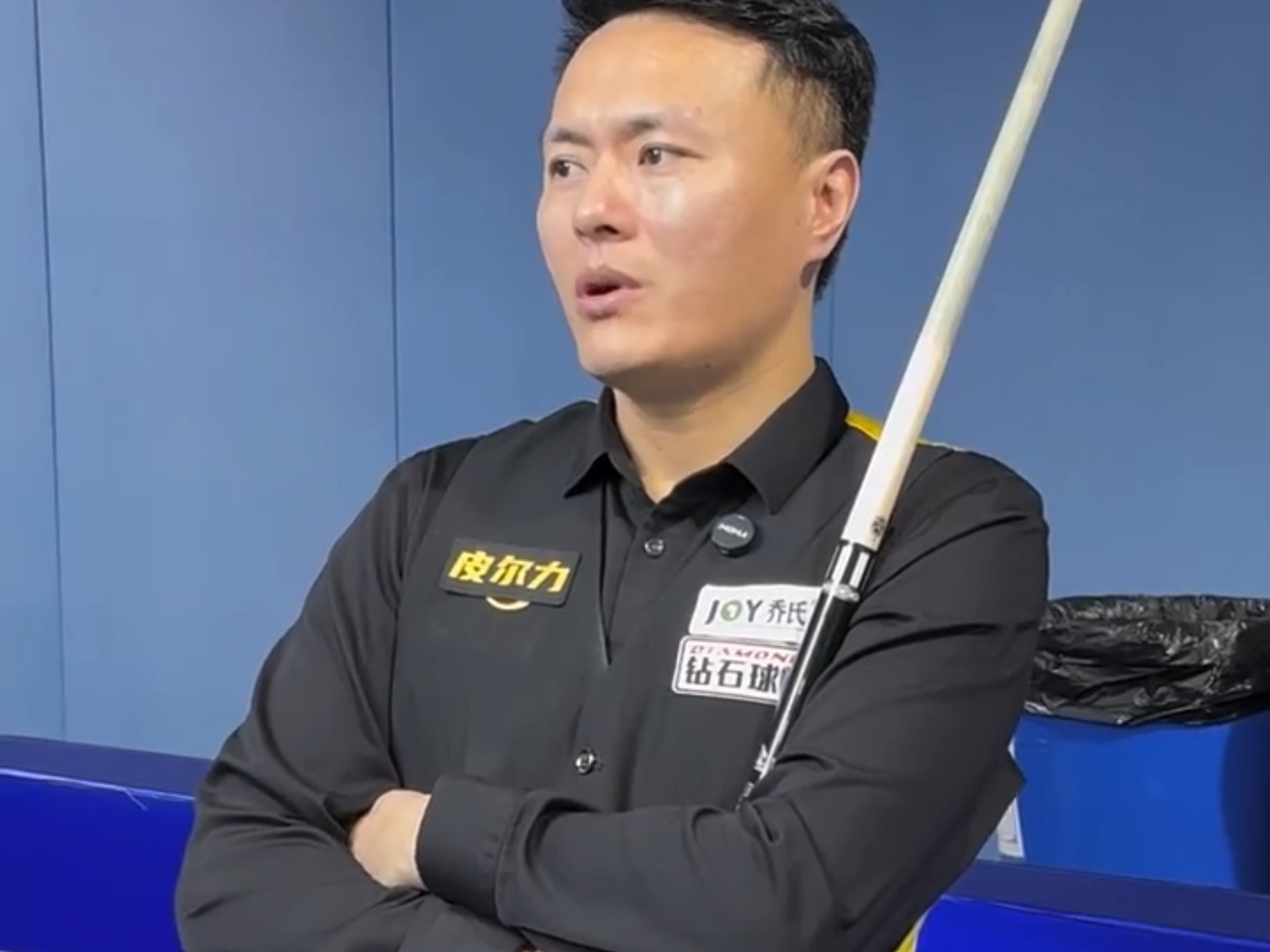 与飞行在纵
